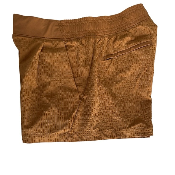 Athleta Tuscany Gold Textured Brooklyn Short - Picture 9 of 10